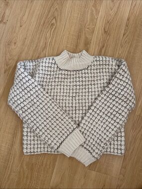 dh NEW YORK Cream and Light Gray Bubble-Stitch Turtleneck Sweater